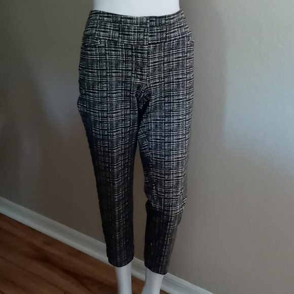 Loft by Ann Taylor Julie "Skinny" fit Pants - Picture 2 of 16